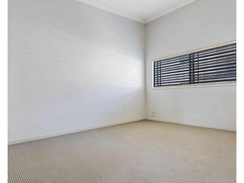 10/25-27 Georgina Street, Woody Point QLD 4019