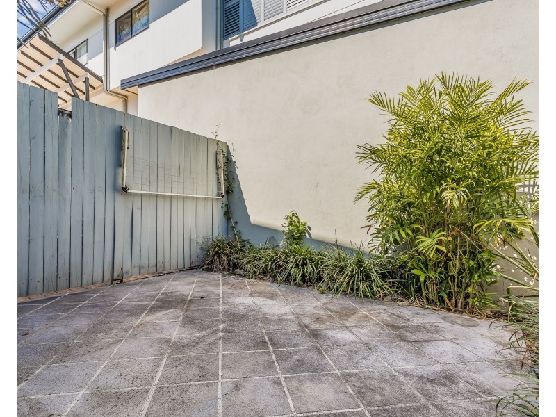 10/25-27 Georgina Street, Woody Point QLD 4019