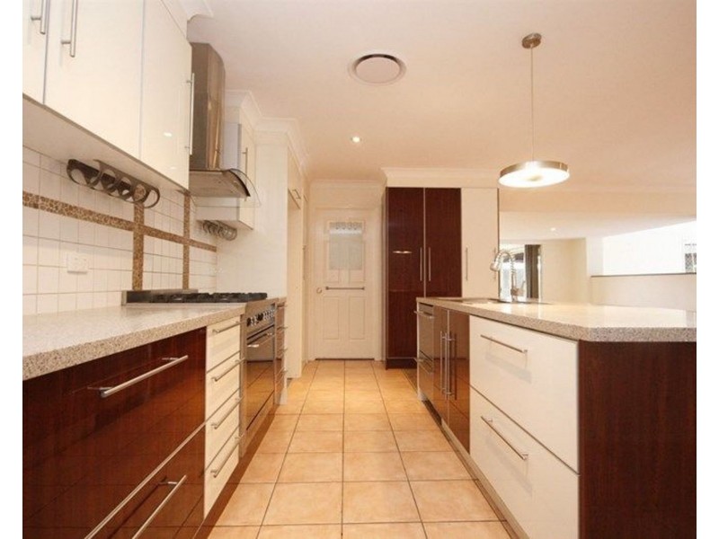 16 Gilbert Street, North Lakes QLD 4509