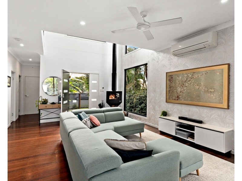 19 Rock Street, Scarborough QLD 4020