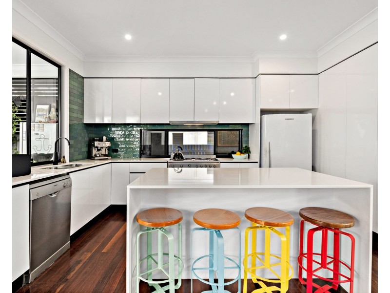 19 Rock Street, Scarborough QLD 4020