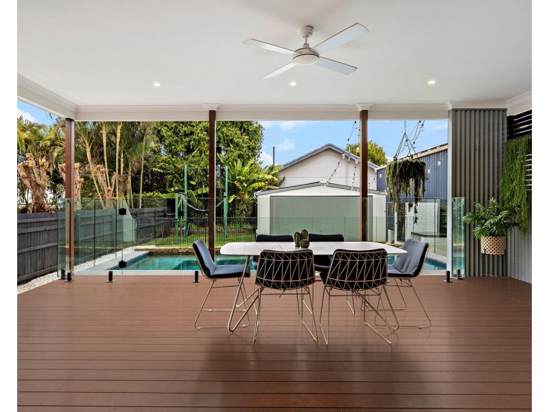 19 Rock Street, Scarborough QLD 4020