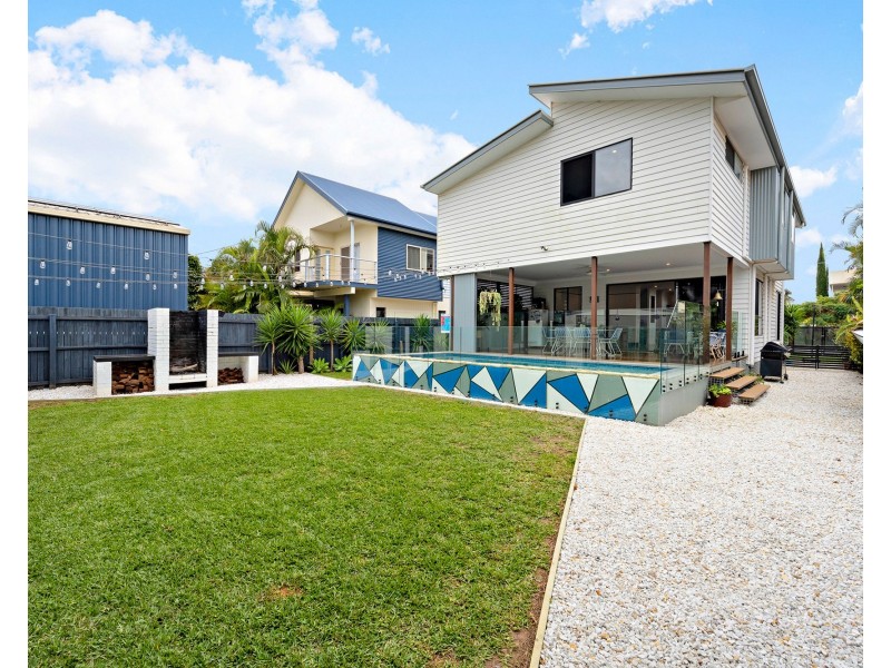 19 Rock Street, Scarborough QLD 4020