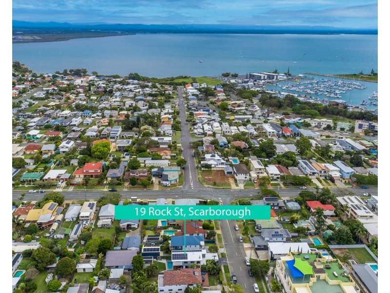 19 Rock Street, Scarborough QLD 4020