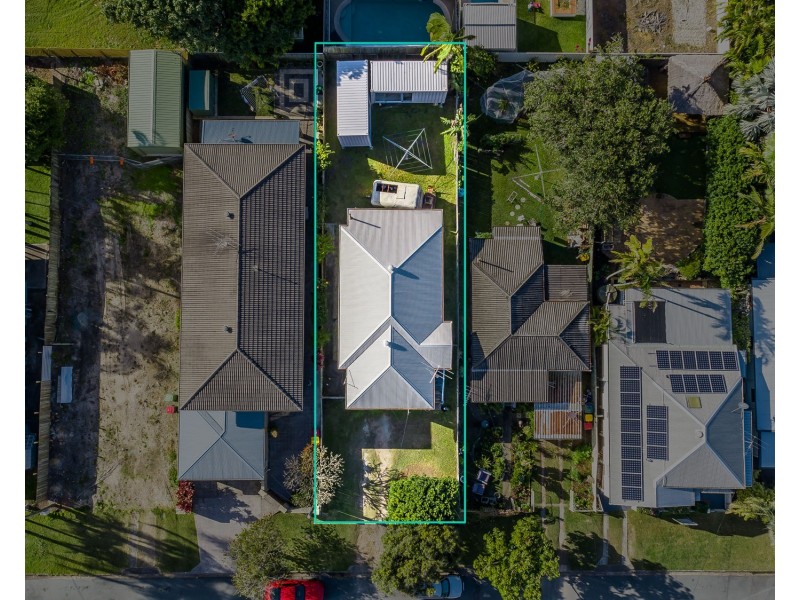 18 Ellen Street, Woody Point QLD 4019