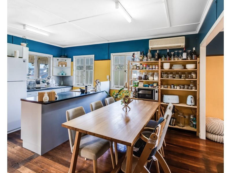 18 Ellen Street, Woody Point QLD 4019