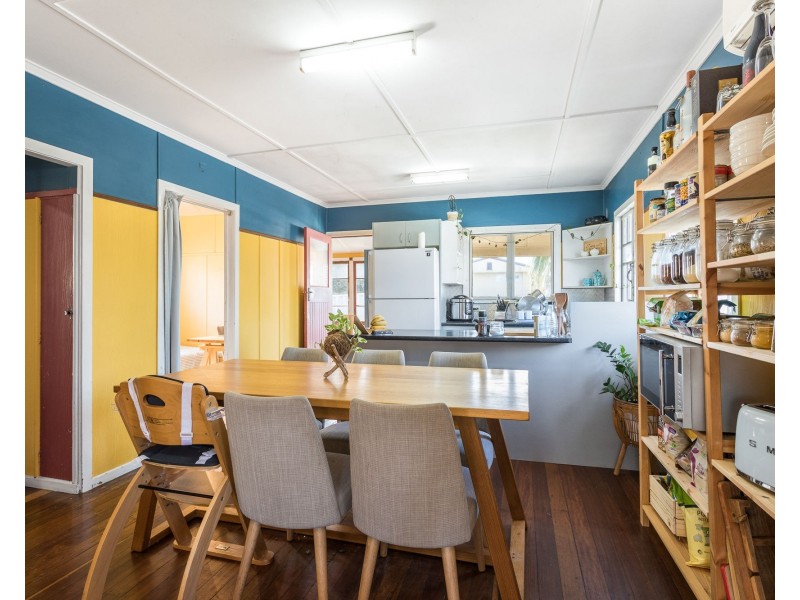 18 Ellen Street, Woody Point QLD 4019