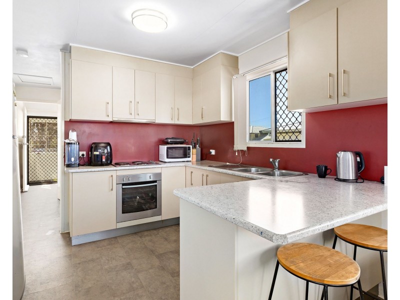 4 Centaur Street, Redcliffe QLD 4020