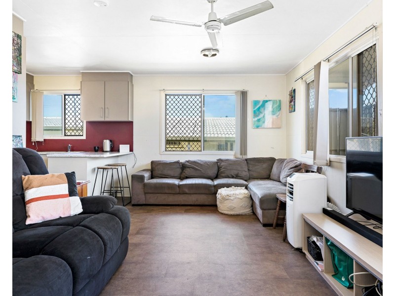 4 Centaur Street, Redcliffe QLD 4020