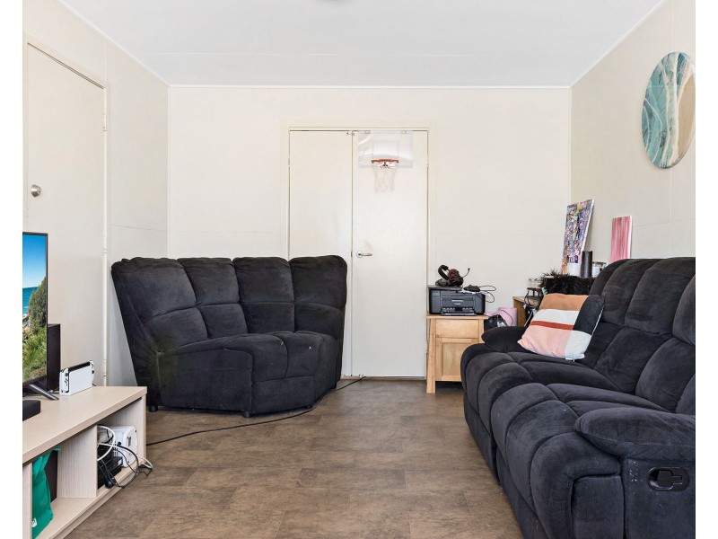 4 Centaur Street, Redcliffe QLD 4020
