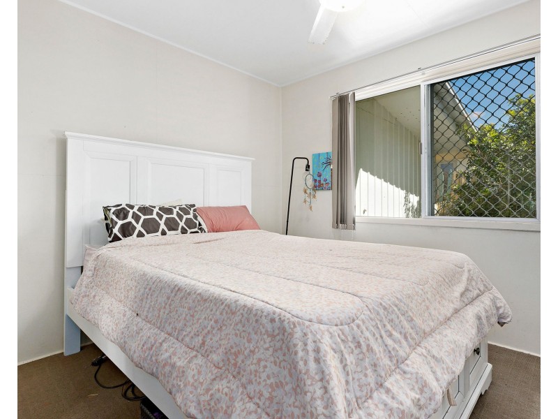4 Centaur Street, Redcliffe QLD 4020