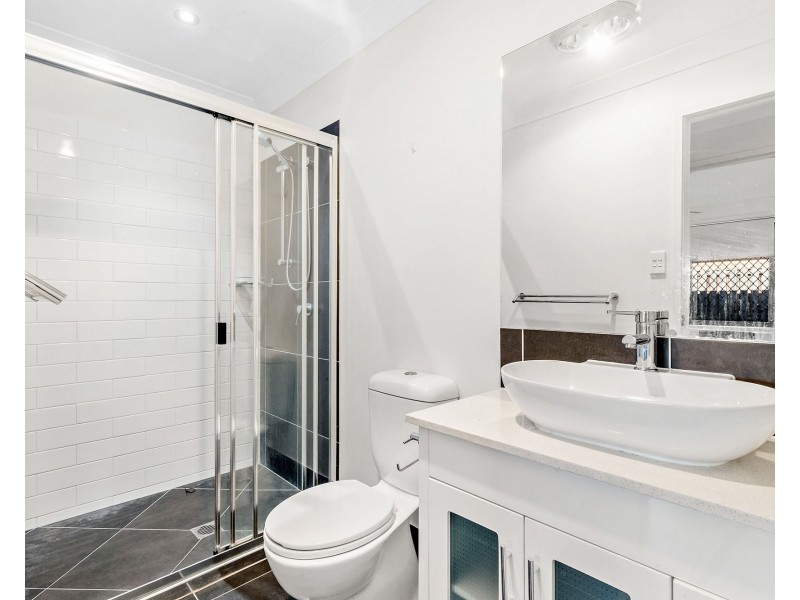 33 Lorikeet Parade, Dakabin QLD 4503