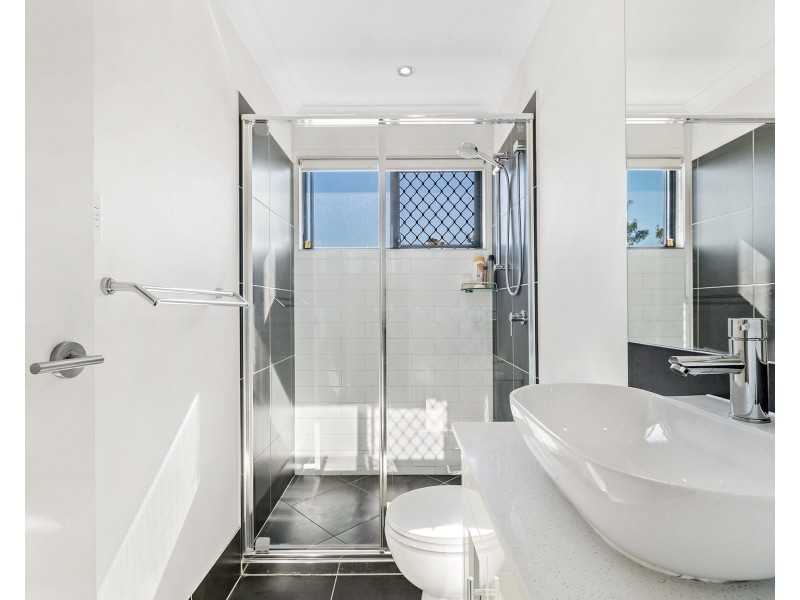 33 Lorikeet Parade, Dakabin QLD 4503