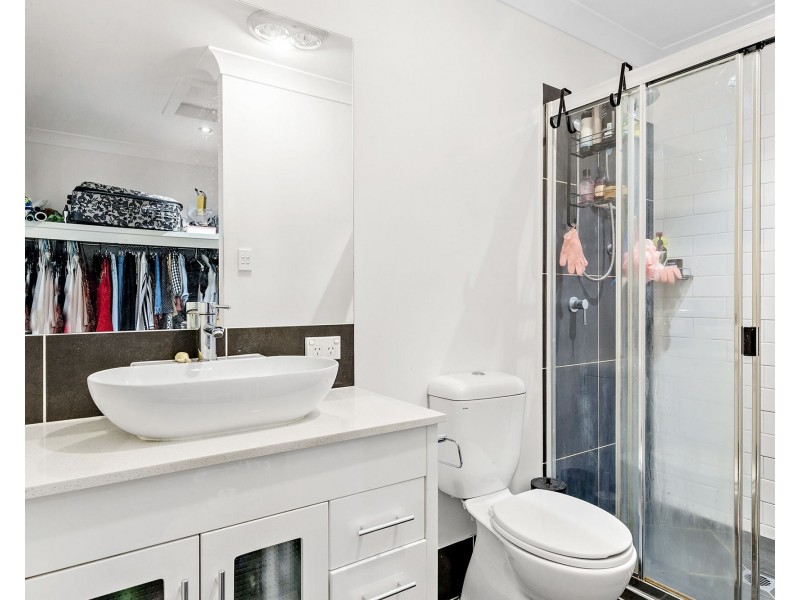 33 Lorikeet Parade, Dakabin QLD 4503