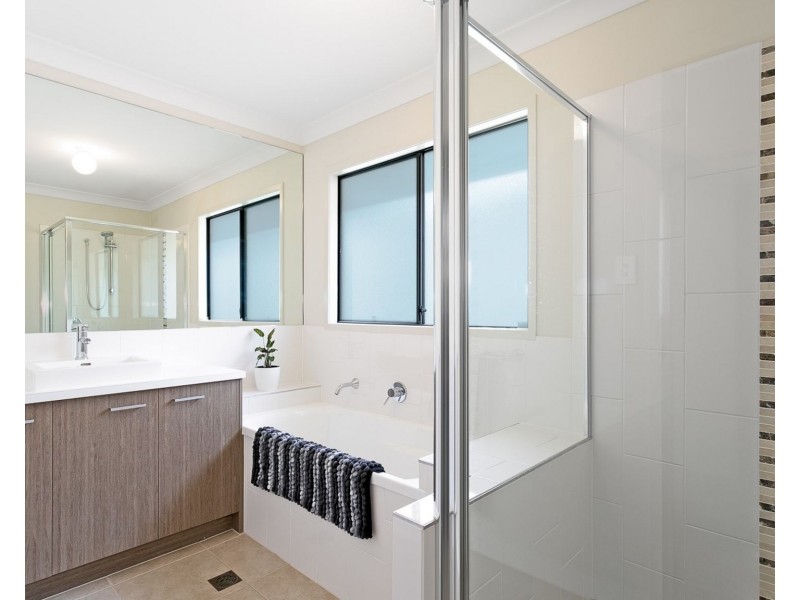 12 Brennan Road, Scarborough QLD 4020