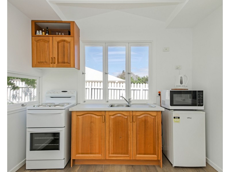 264 Victoria Avenue, Redcliffe QLD 4020