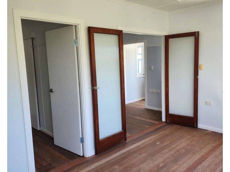 18 Ellen Street, Woody Point QLD 4019