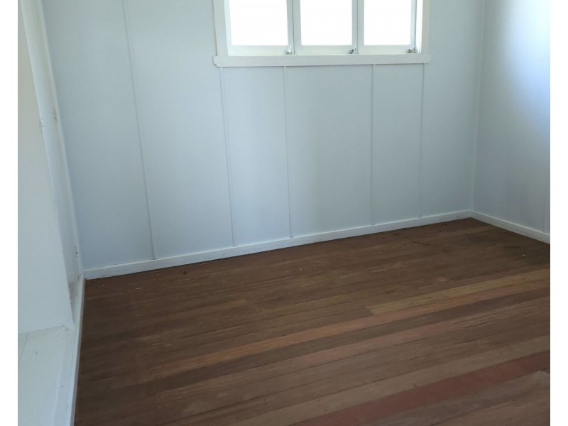 18 Ellen Street, Woody Point QLD 4019