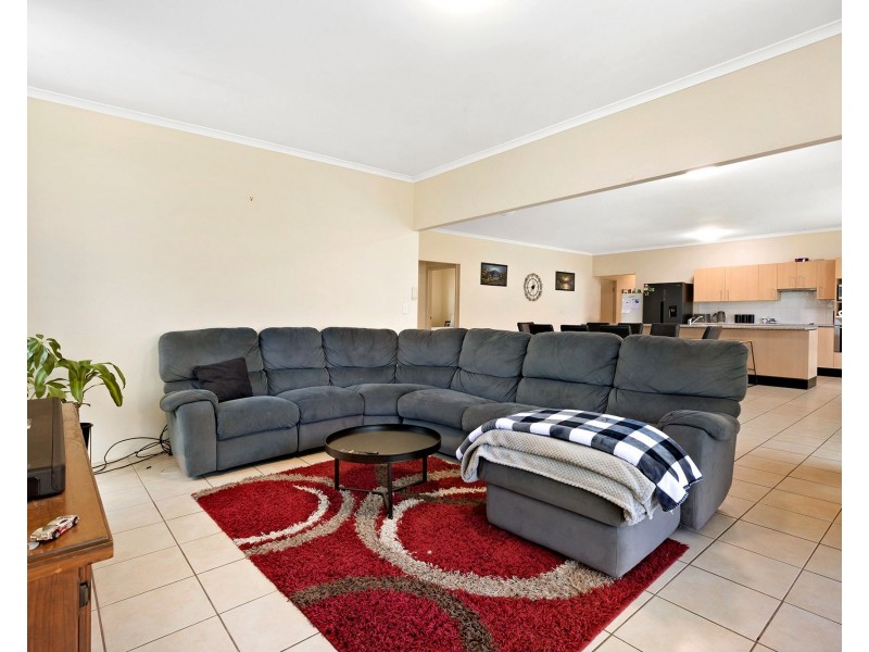 2 Humphreys Place, Caboolture QLD 4510