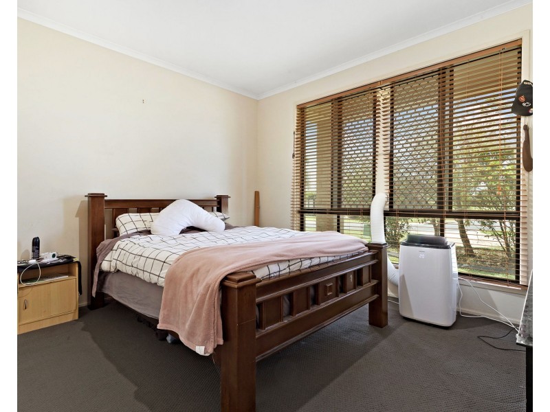 2 Humphreys Place, Caboolture QLD 4510