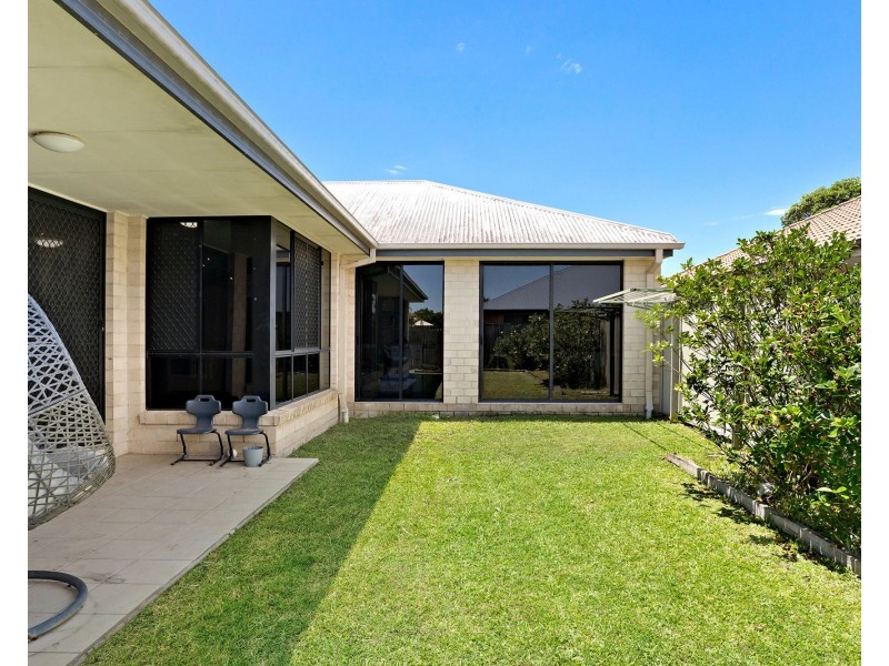 2 Humphreys Place, Caboolture QLD 4510