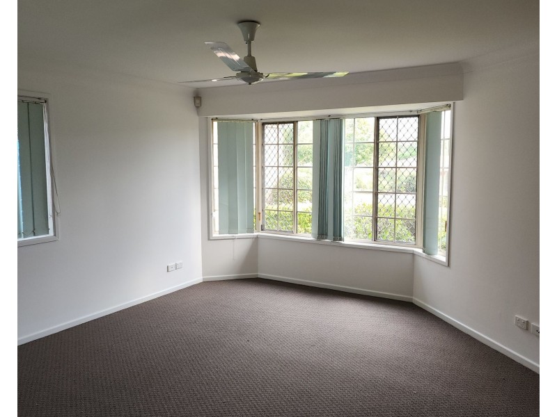 17 Pandanus Court, Kallangur QLD 4503