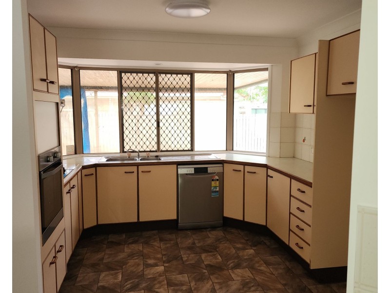 17 Pandanus Court, Kallangur QLD 4503