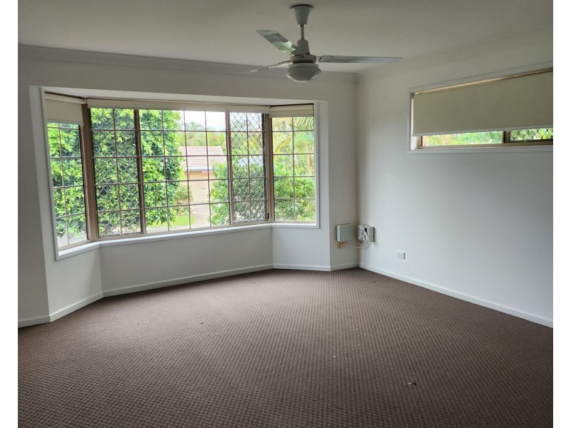 17 Pandanus Court, Kallangur QLD 4503