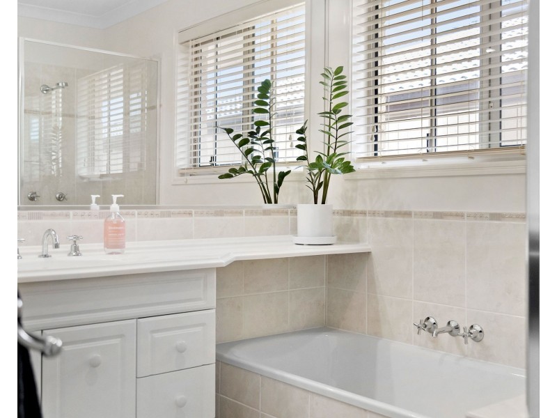 21 Cabarita Crescent, Eatons Hill QLD 4037