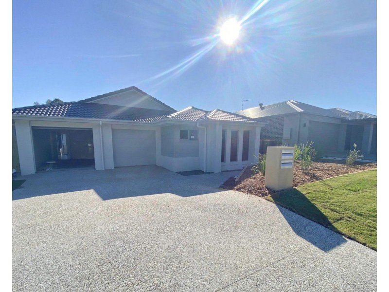 6B Adele Close, Morayfield QLD 4506