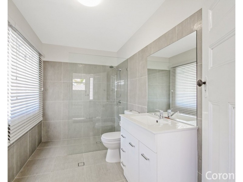 9 Shakespeare Street, Coorparoo QLD 4151