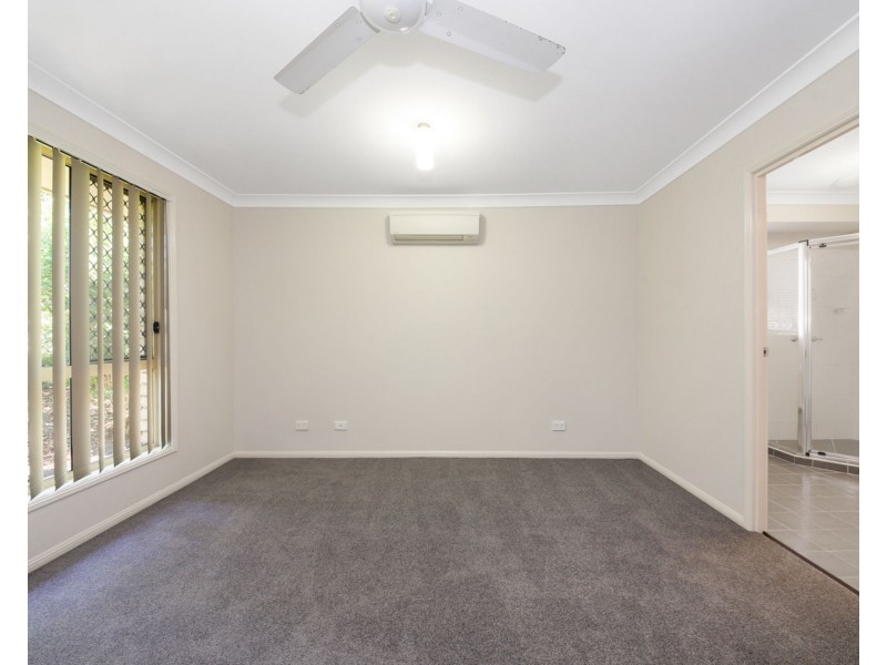 8 Mondial Drive, Warner QLD 4500
