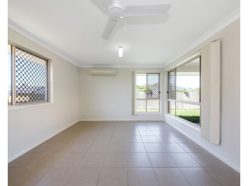 8 Mondial Drive, Warner QLD 4500