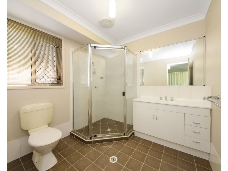 8 Mondial Drive, Warner QLD 4500