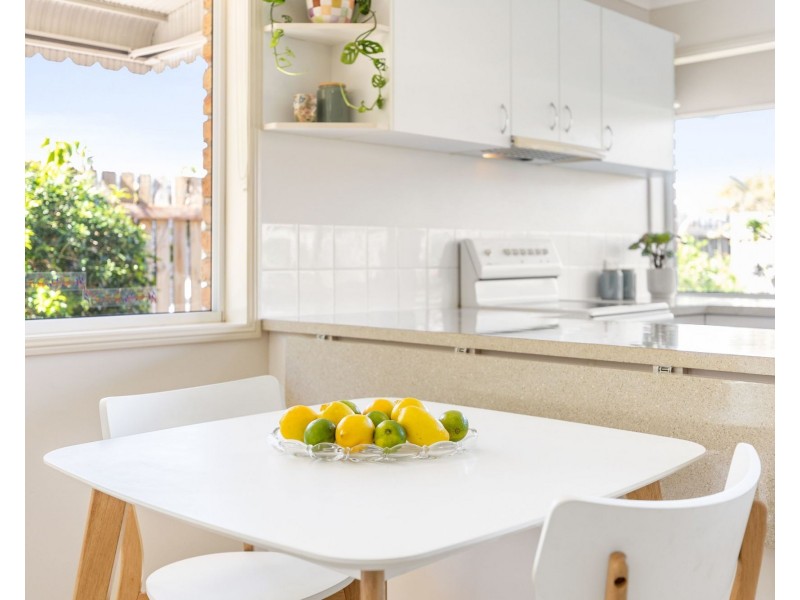 4/10 Wattle Road, Rothwell QLD 4022