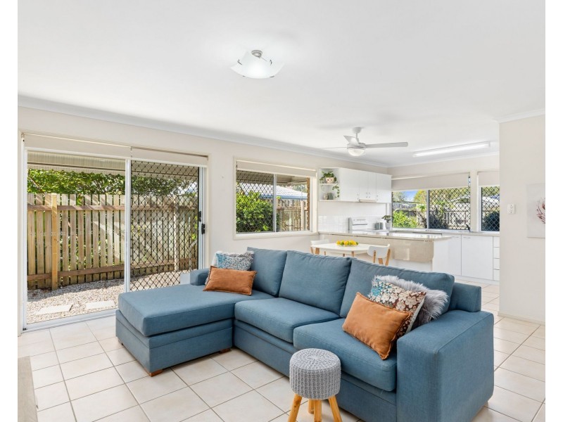 4/10 Wattle Road, Rothwell QLD 4022