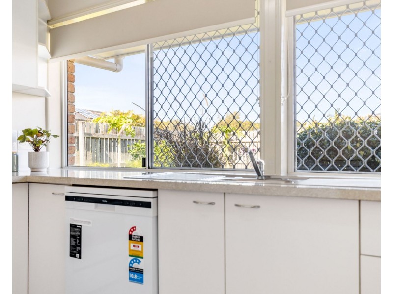 4/10 Wattle Road, Rothwell QLD 4022