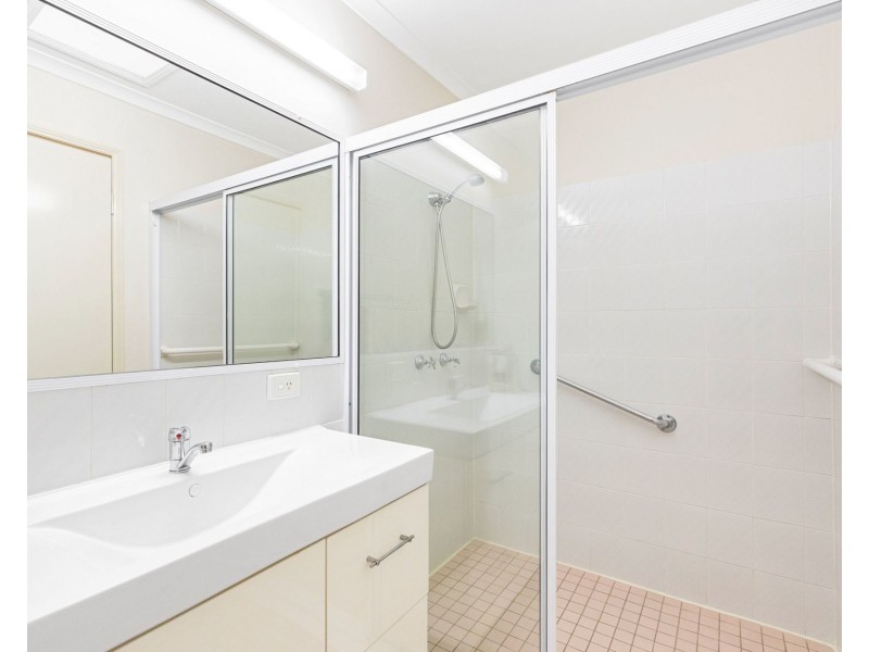 4/10 Wattle Road, Rothwell QLD 4022