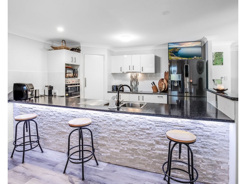 17 Penda Street, Morayfield QLD 4506