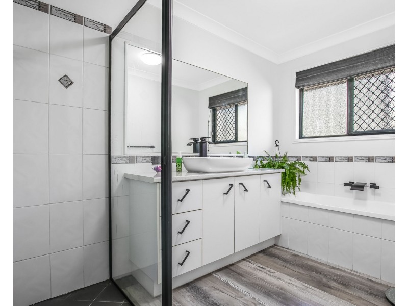 17 Penda Street, Morayfield QLD 4506