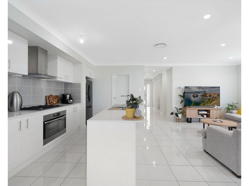 7 Irwin Street, North Lakes QLD 4509