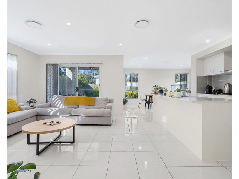 7 Irwin Street, North Lakes QLD 4509