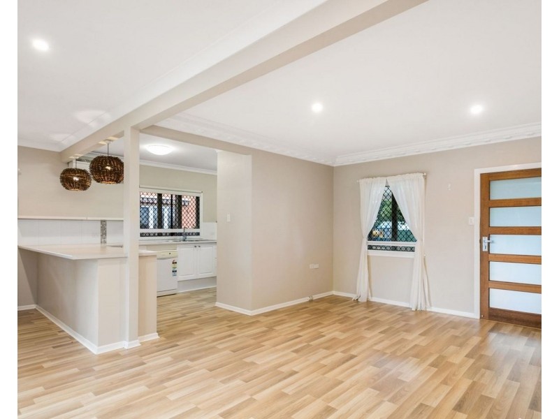 110 King Street, Woody Point QLD 4019