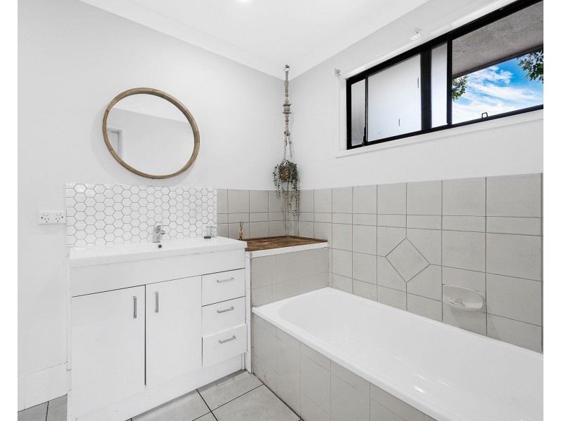 8 Boongaree Avenue, Caboolture South QLD 4510