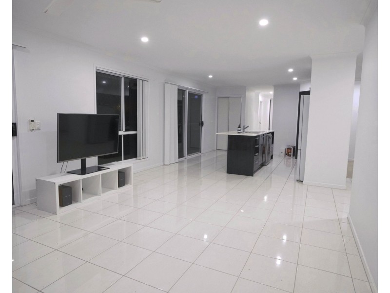 39 Shoreview Boulevard, Griffin QLD 4503