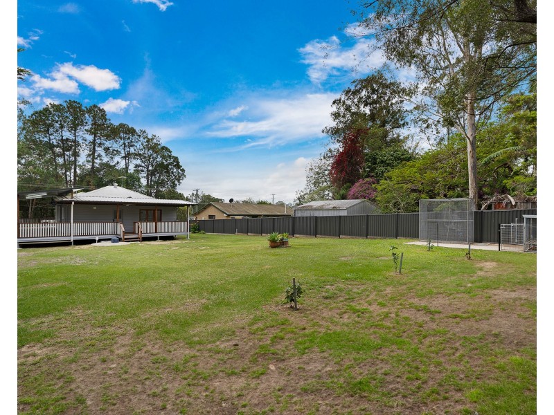 2 English Street, Elimbah QLD 4516