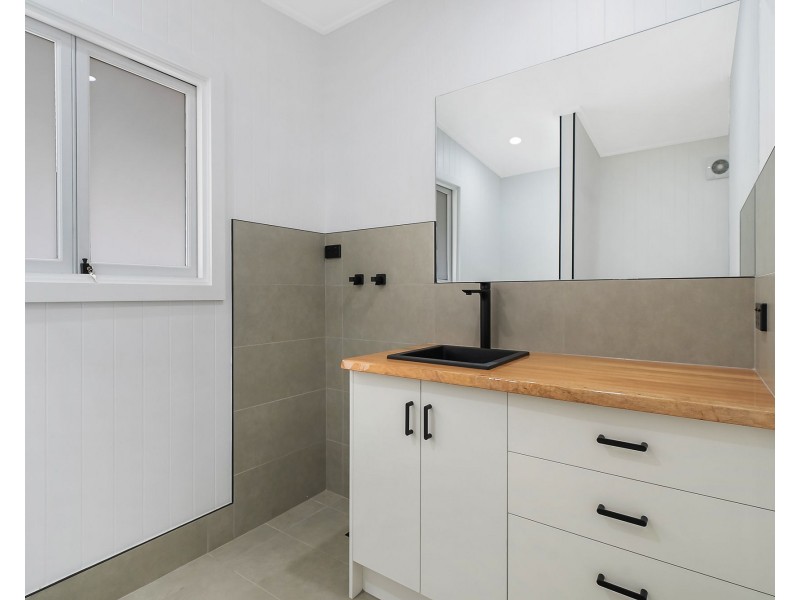 2 English Street, Elimbah QLD 4516