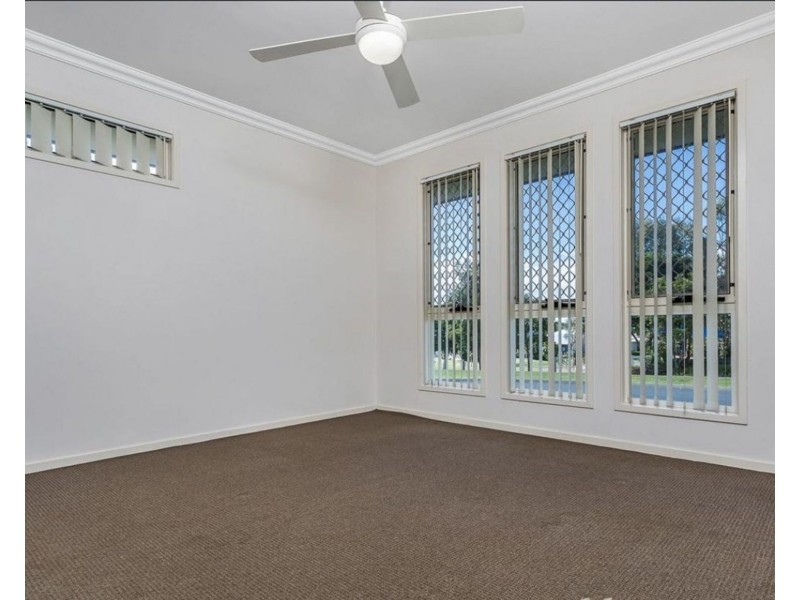 1 Severn Crescent, North Lakes QLD 4509