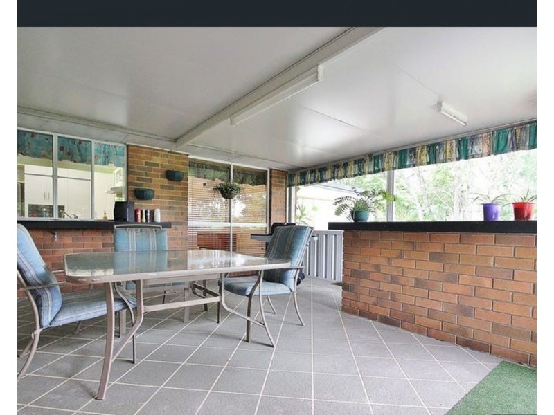 18 Vaucluse Crescent, Petrie QLD 4502