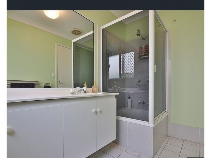 18 Vaucluse Crescent, Petrie QLD 4502